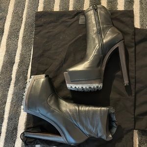 Leather platform Vera Wang booties